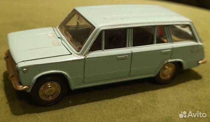 Модель автомобиля Ваз-2102. 1/43. СССР