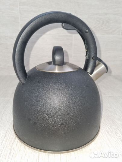 Чайник со свистком бу,подходит для всех плит