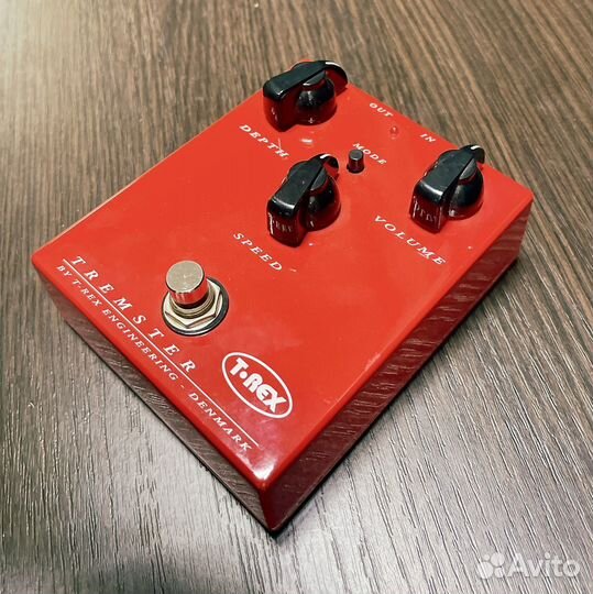Гитарная педаль t-rex tremster