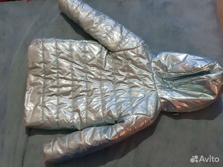 Куртка демесезонная с капюшоном на девочку