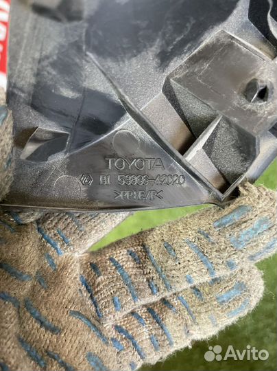 Молдинг лобового стекла правый Toyota Rav 4 Ca40