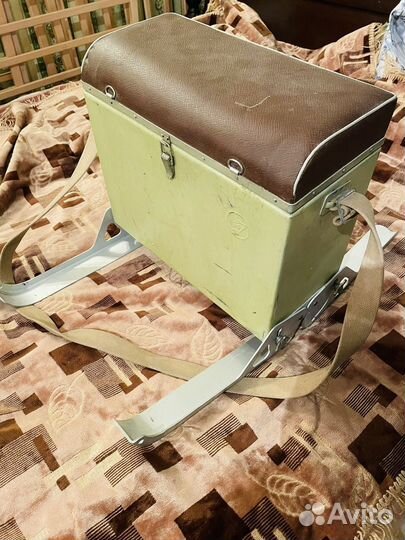 Ящик-Санки для зимней рыбалки с лыжами СССР