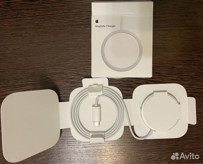 MagSafe и чехол клип-кейс Deppa iPhone 11 Magsafe