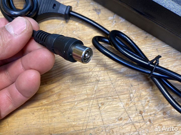 Зарядное устройство lifepo4 24v(29,2v) 4,4a 000