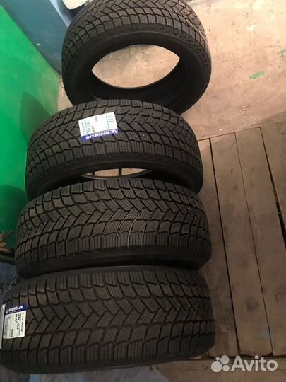 Michelin X-Ice Snow 215/55 R17