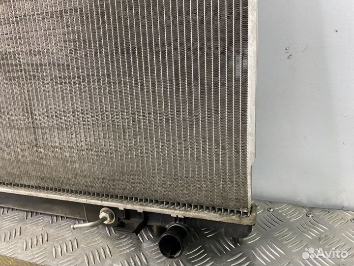 Радиатор охлаждения двигателя Nissan Teana J31