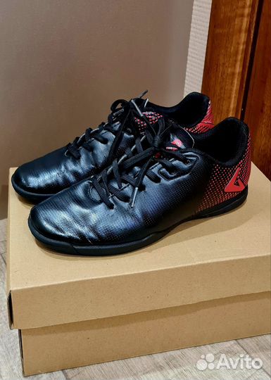 Футбольные бутсы 35 размер