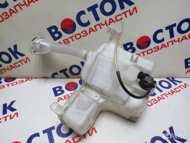 Бачок омывателя toyota mark X GRX120, GRX121, GRX1
