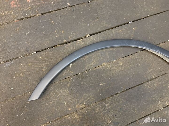 Subaru Tribeca накладка крыла передняя