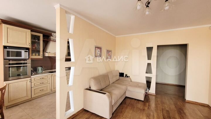 3-к. квартира, 101 м², 3/9 эт.