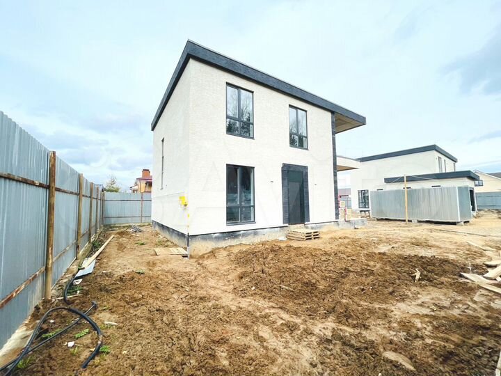 Дом 175 м² на участке 5 сот.