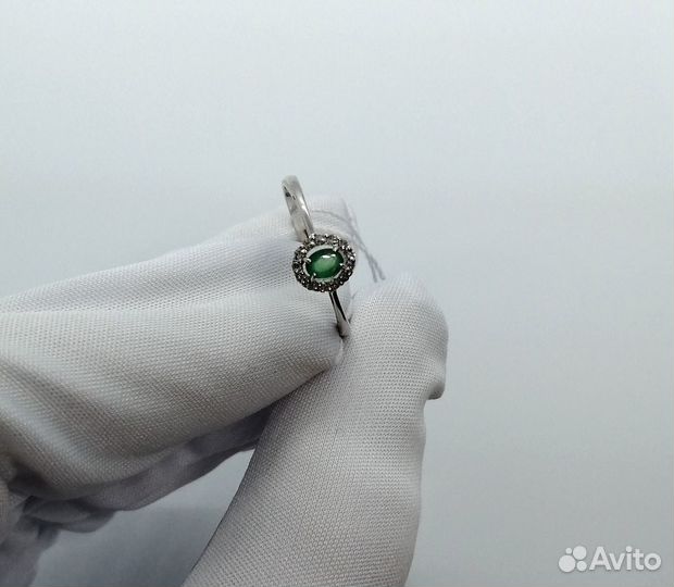 Кольцо с природным камнем Золото