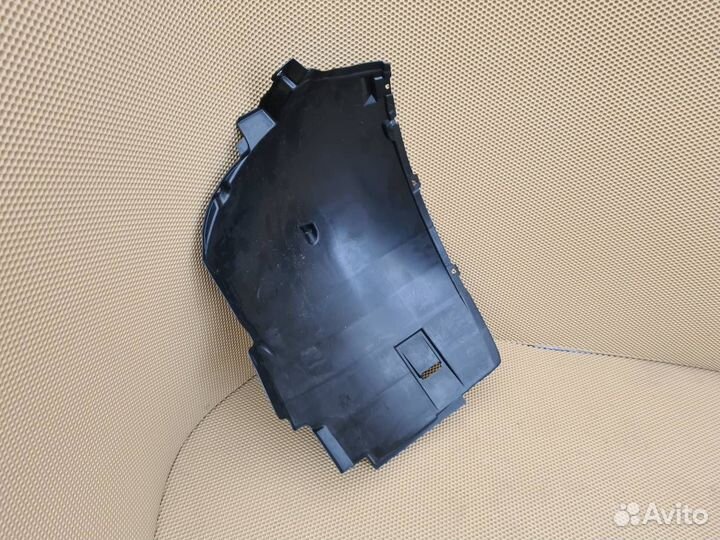 Подкрылок передний правый Infiniti Fx35 Fx37 Qx70