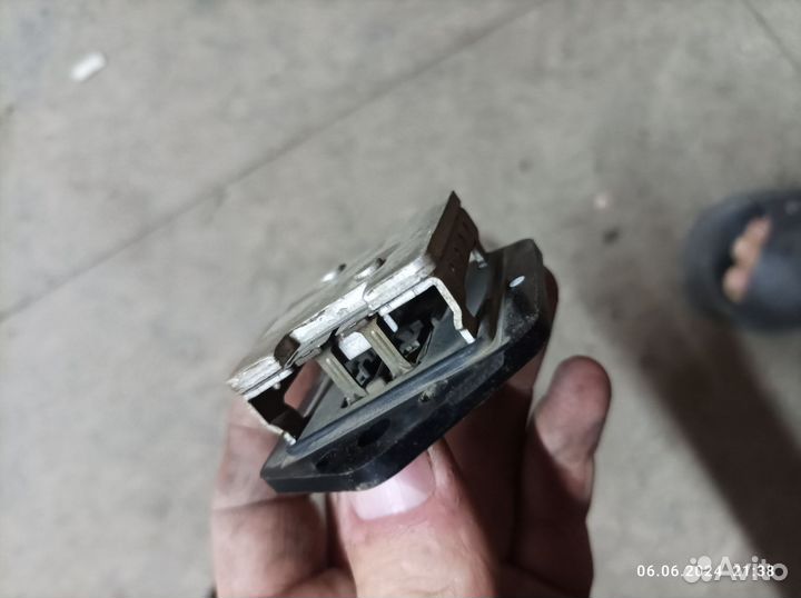 Резистор печки лансер9/цедия