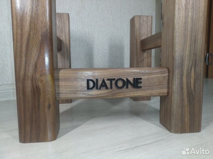 Подиумы для акустики Diatone