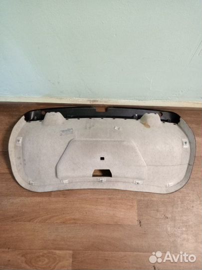 Обшивка крышки багажника Volkswagen Passat B5+