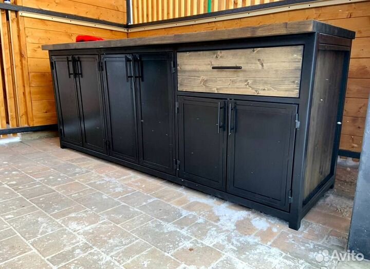 Кухня лофт из дерева и металла