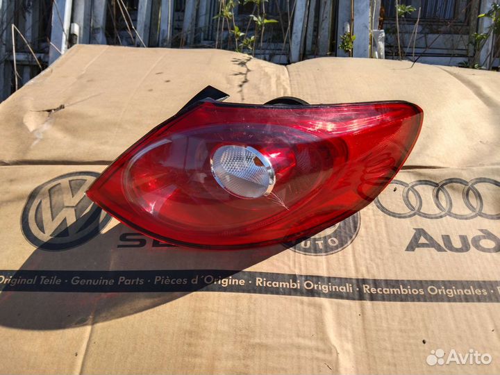 Фонарь правый на крыло VW Passat CC