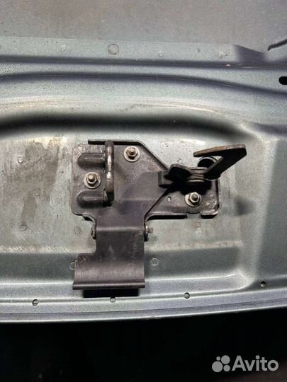 Капот Volkswagen Touareg 1 2008