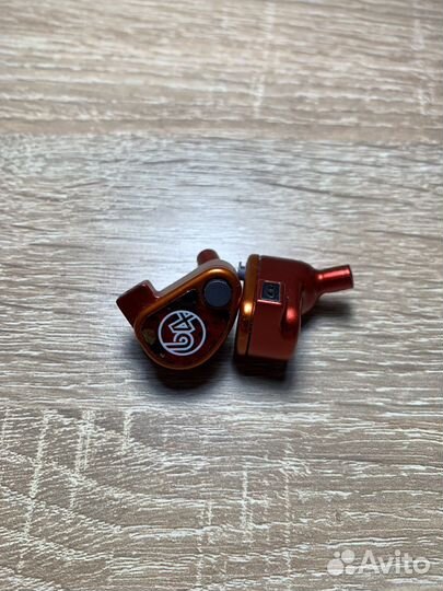 64 audio U18 Tzar