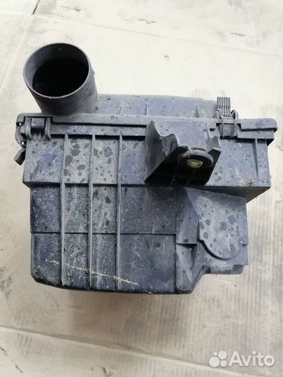 Корпус воздушного фильтра VW T4 028129607m