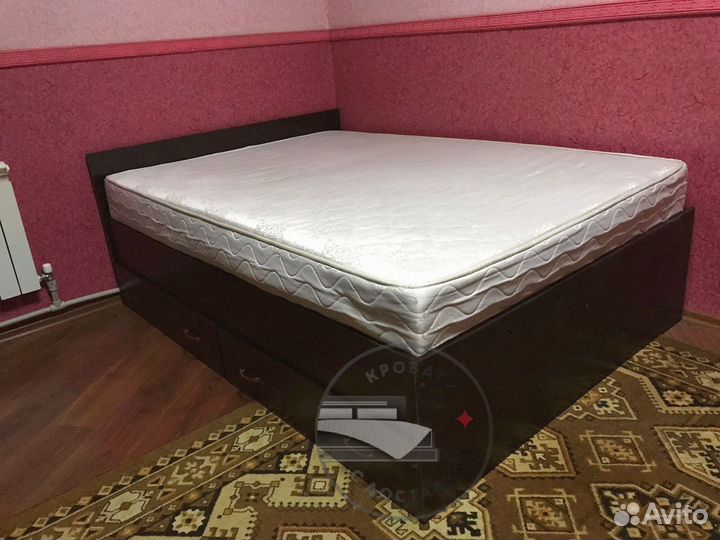 Кровать