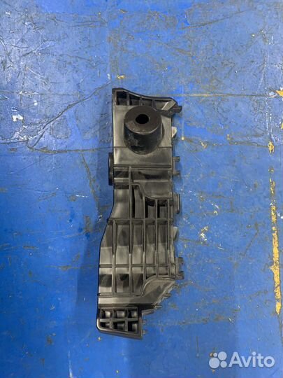 Кронштейн переднего бампера правый Крета Creta