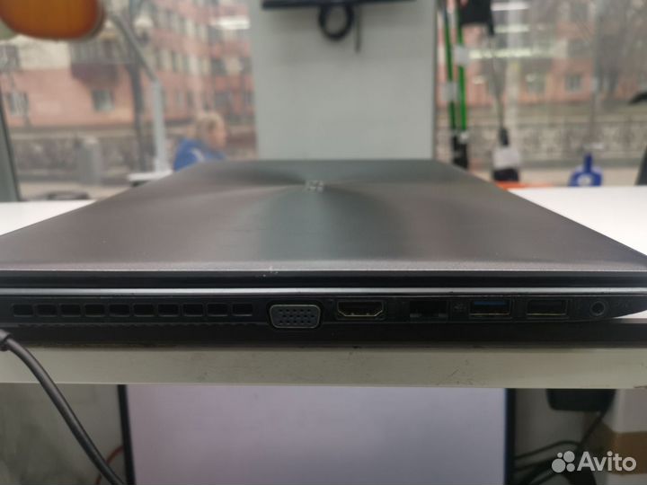 Ноутбук asus X550c