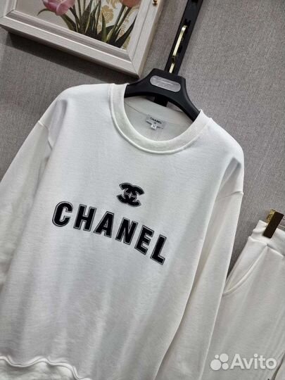 Женский спортивный костюм chanel
