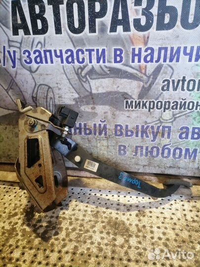 Педаль тормоза Hyundai Elantra