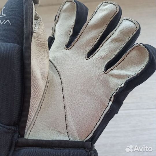 Перчатки хоккейные, 14