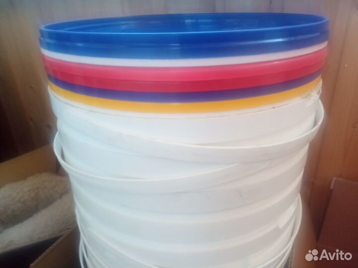 Ведра пластиковые крышкой