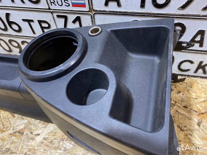 Центральная консоль Ford Fusion 1.4 2008