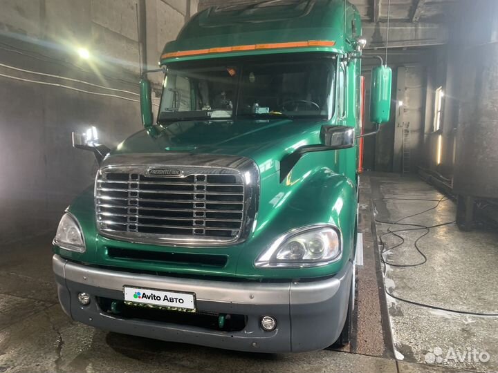 Freightliner Columbia, 2003