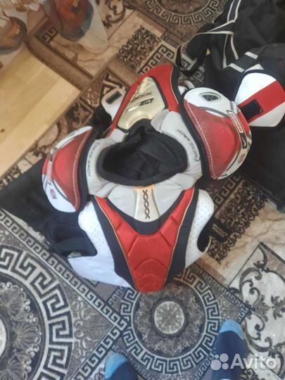 Продам хоккейную форму