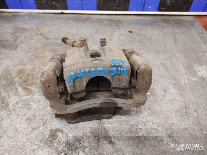 Суппорт задний правый Hyundai Santa Fe 2 D4HB 2010