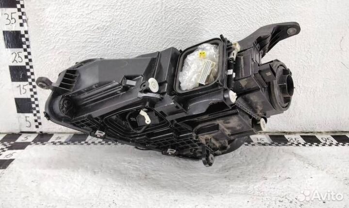 Фара правая Mercedes-Benz GLE