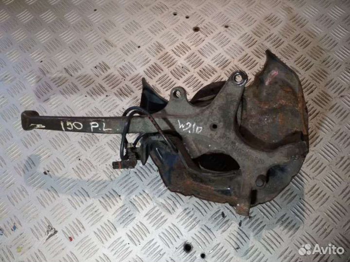 Ступица передняя левая Mercedes-Benz E W210