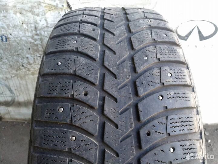 Bridgestone Ice Cruiser 5000 215/55 R16 93T