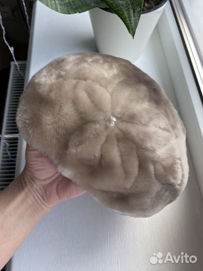 Берет из мутона