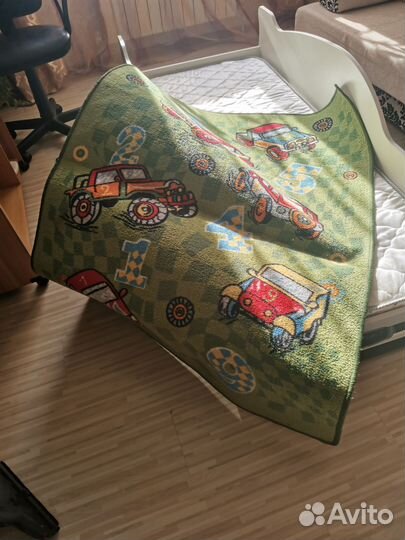 Детская кровать машинка с матрасом