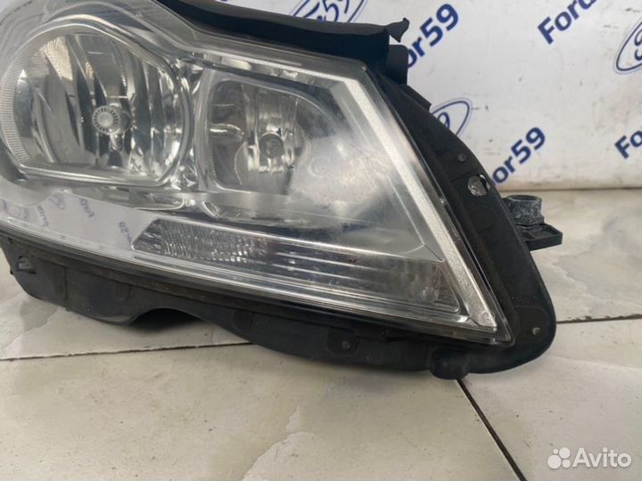 Фара передняя правая Mercedes-Benz C-Class W204