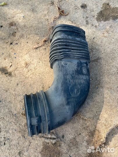 Патрубок воздушного фильтра Volkswagen Jetta 6