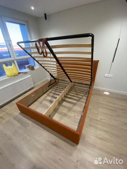 Кровать двухспальная