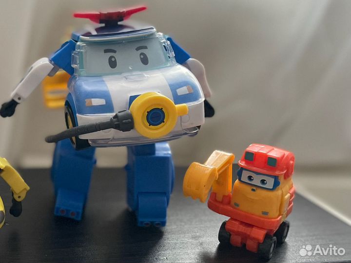 Игрушки для мальчика роботы поезда поли робокар