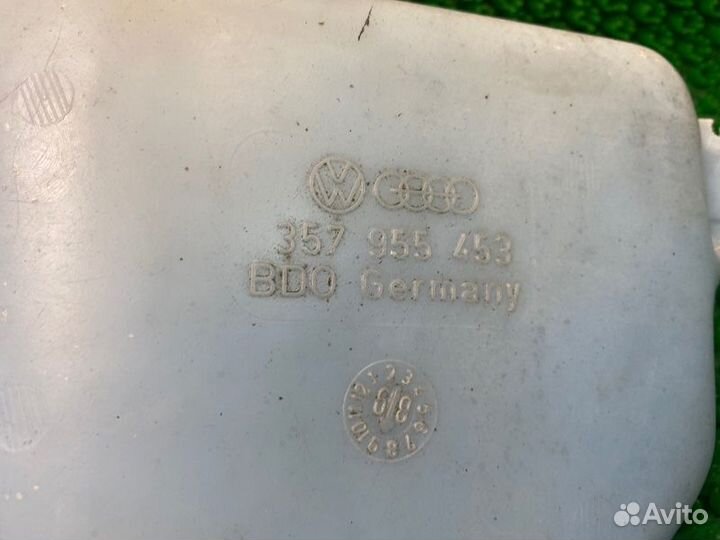 Бачок омывателя Volkswagen Passat B3 1992