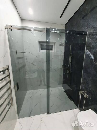 Стеклянная душевая кабина