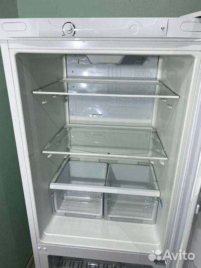 Холодильник Indesit