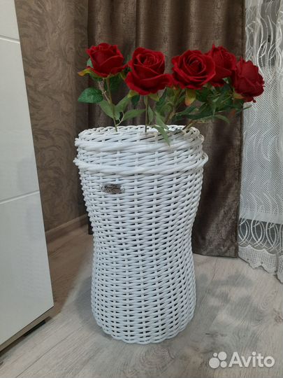 Ваза из ротанга