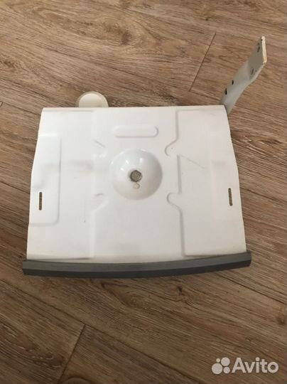 Подвесная подставка на телевизор с поворотом